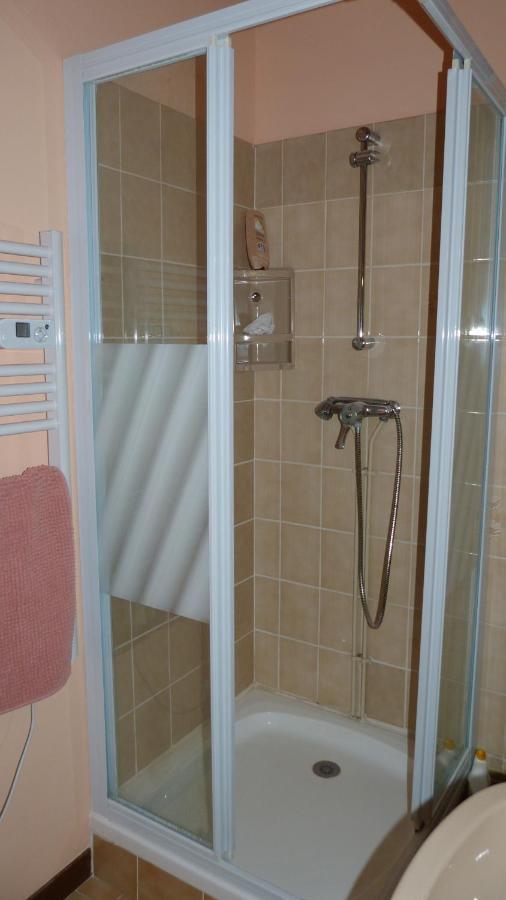 Maison De Vacances Pour 6 Personnes Avec Piscine Lainsecq Экстерьер фото