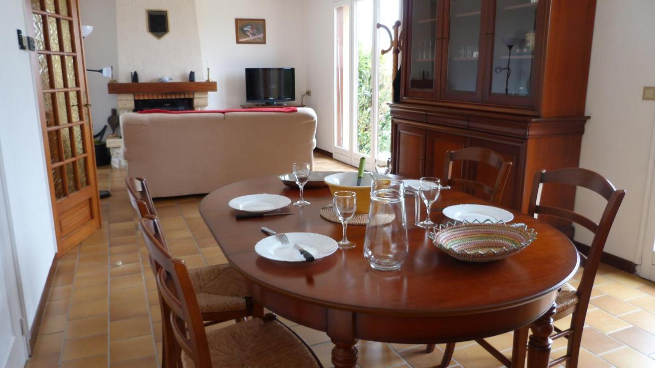 Maison De Vacances Pour 6 Personnes Avec Piscine Lainsecq Экстерьер фото